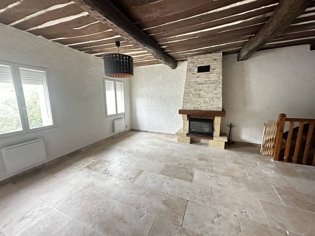 Maison à SOLLIES-PONT