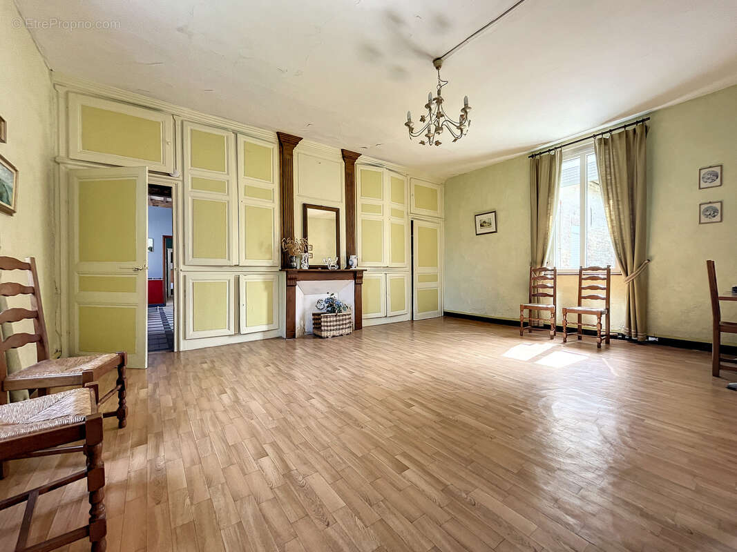 Maison à CRECY-EN-PONTHIEU