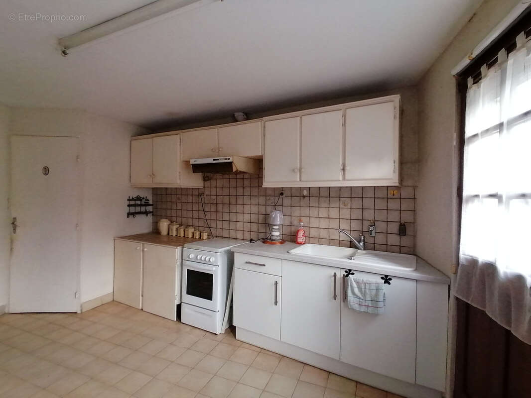 Maison à SEMUR-EN-VALLON