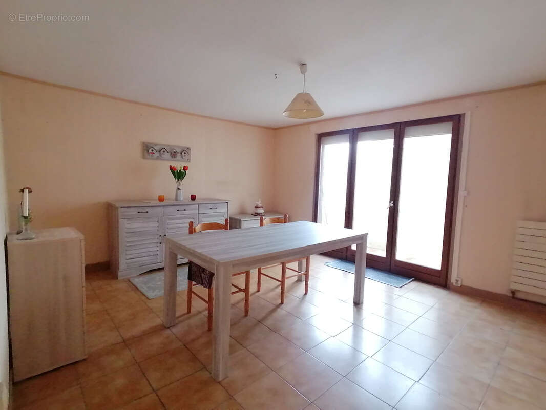 Maison à SEMUR-EN-VALLON