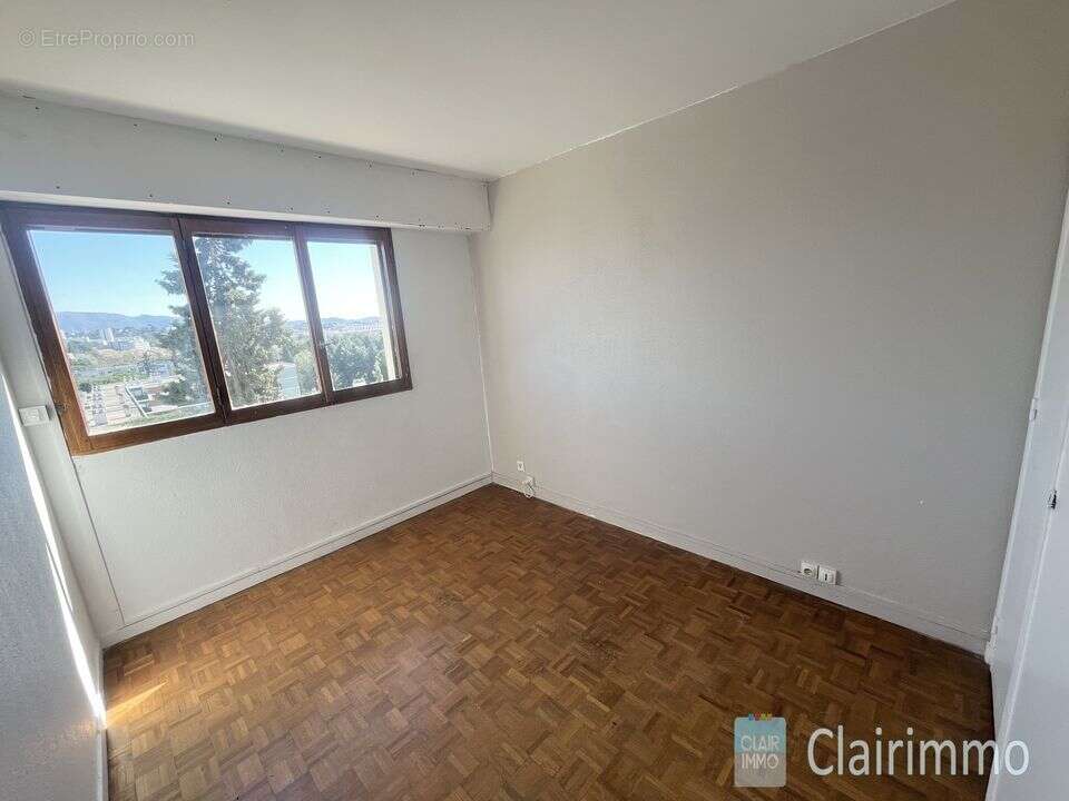 Appartement T5 à vendre - Piscine - Tennis -  Balcon - Cave - - Appartement à MARSEILLE-13E