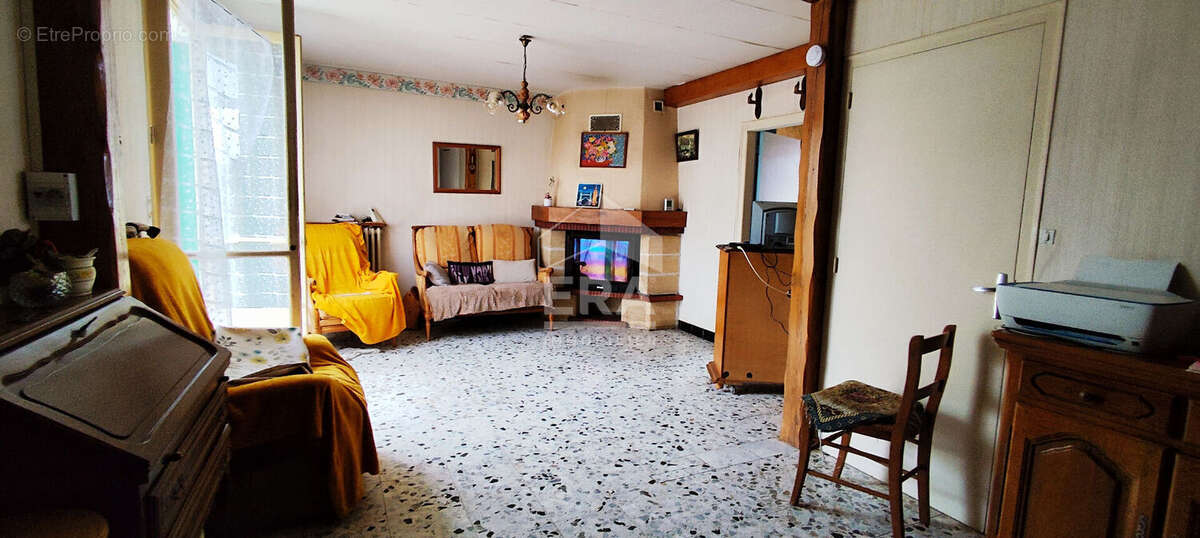 Maison à THIRON-GARDAIS