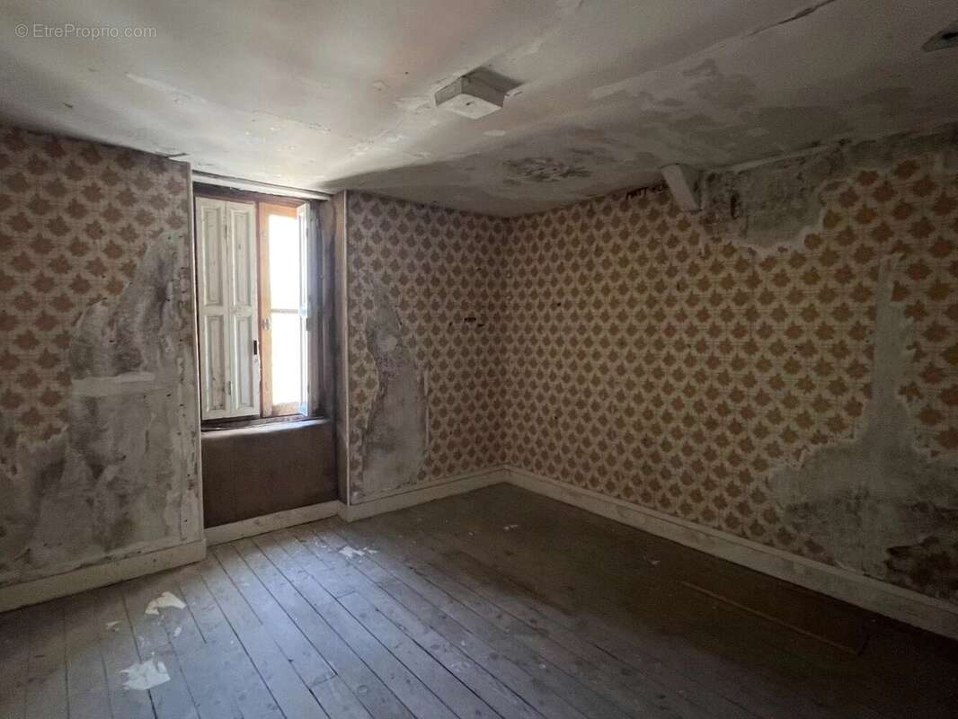 Maison à ETAULIERS