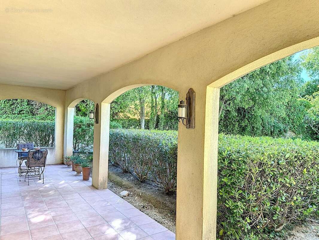 Appartement à LORGUES