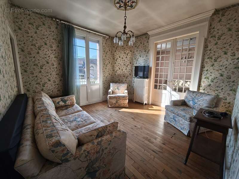 Maison à SAINTE-MENEHOULD