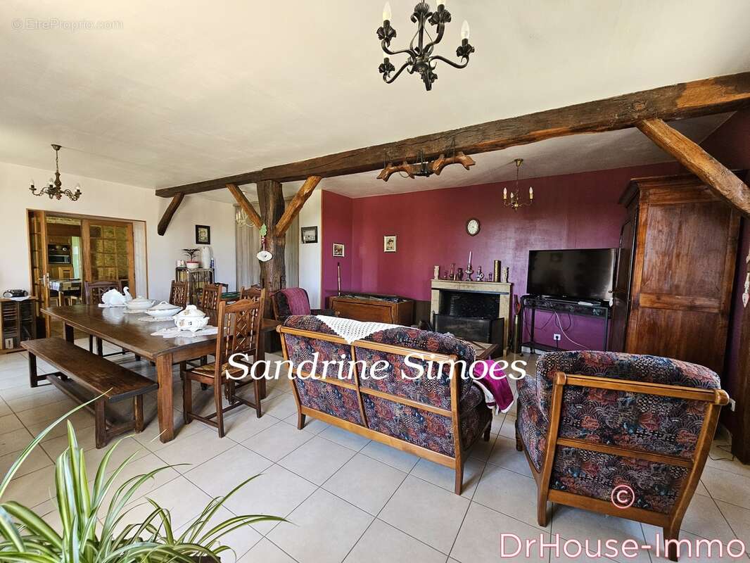 Maison à MAUPREVOIR