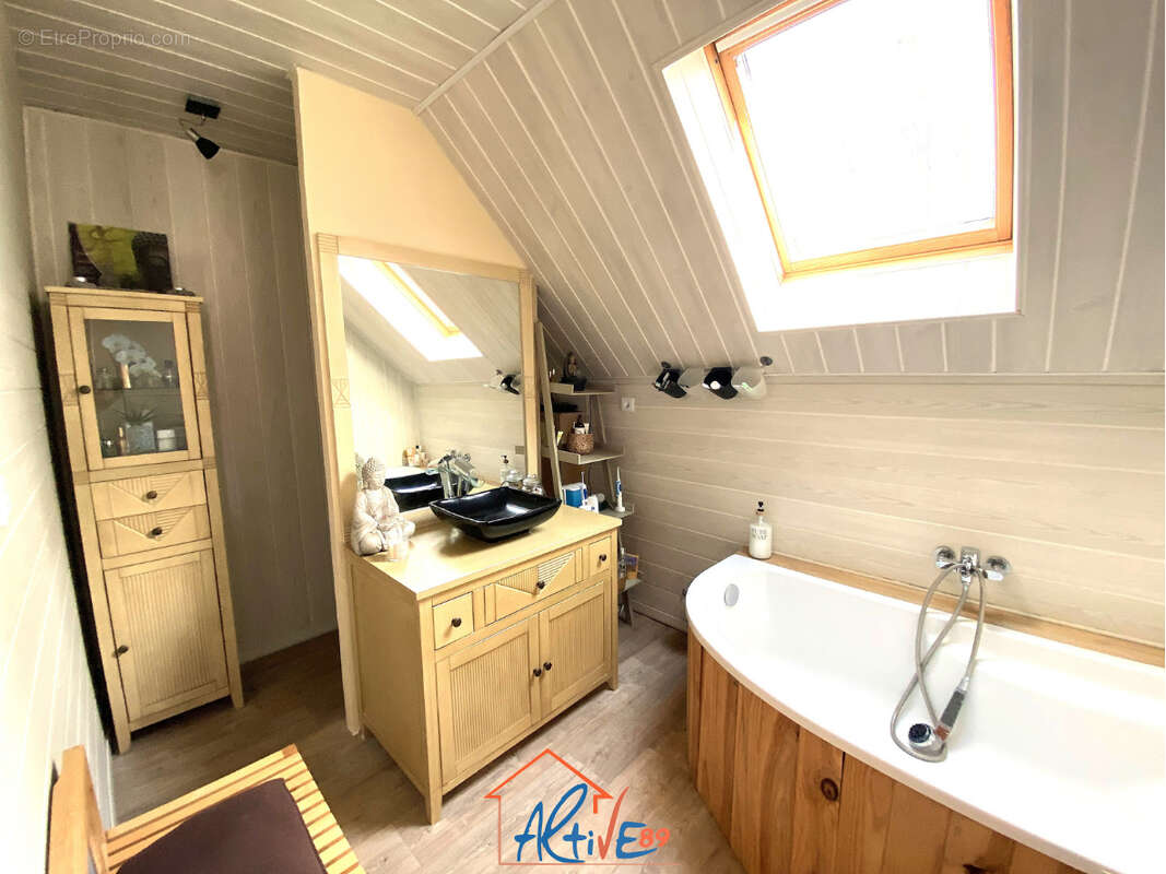 Maison à FLEURY-LA-VALLEE