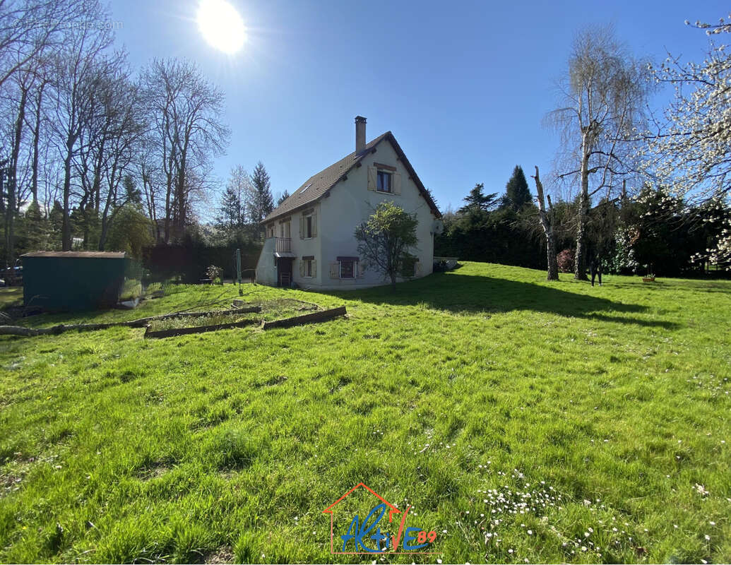 Maison à FLEURY-LA-VALLEE