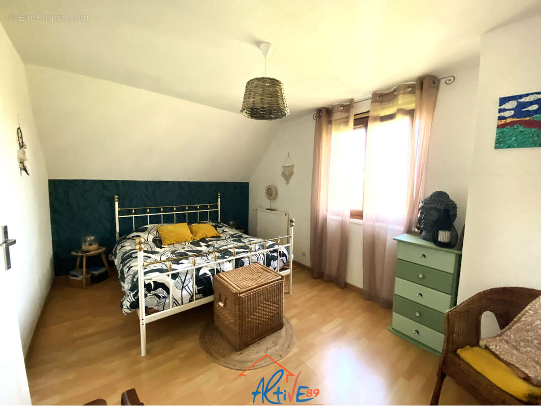 Maison à FLEURY-LA-VALLEE