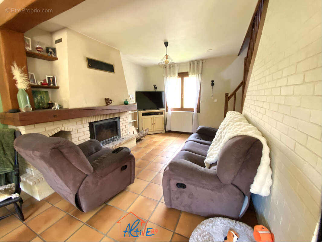 Maison à FLEURY-LA-VALLEE