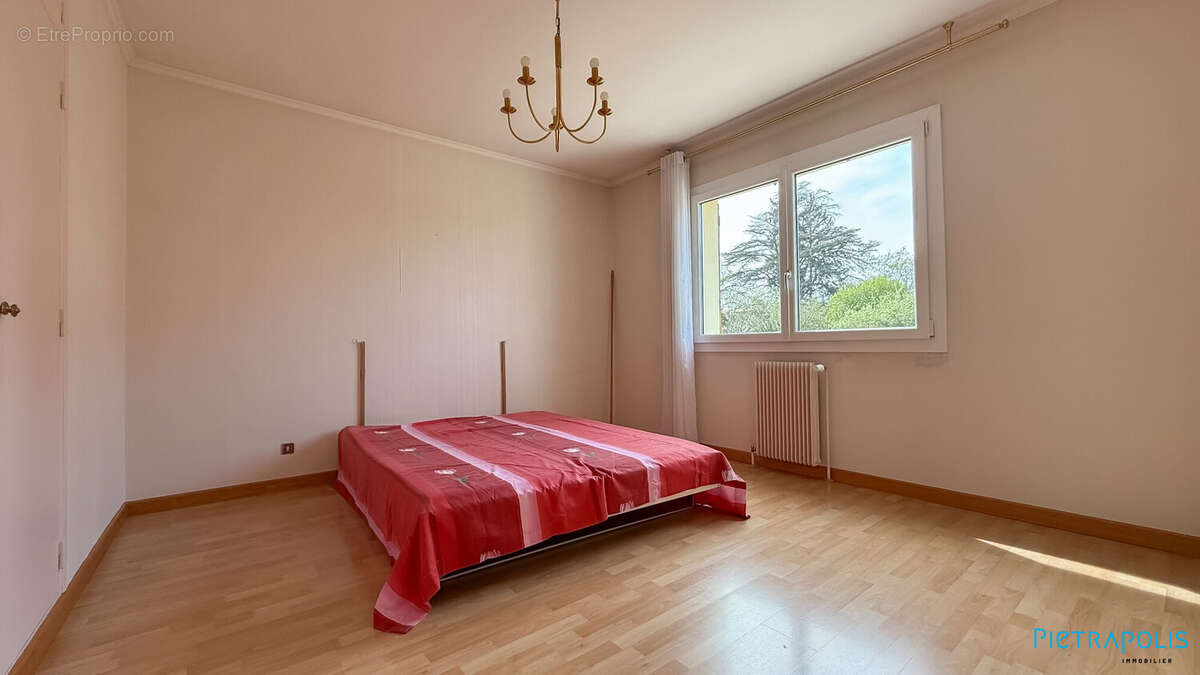 Maison à SAINTE-FOY-LES-LYON