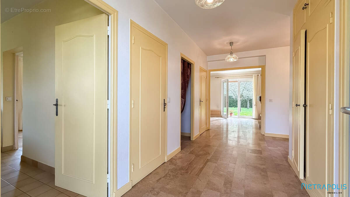 Maison à SAINTE-FOY-LES-LYON