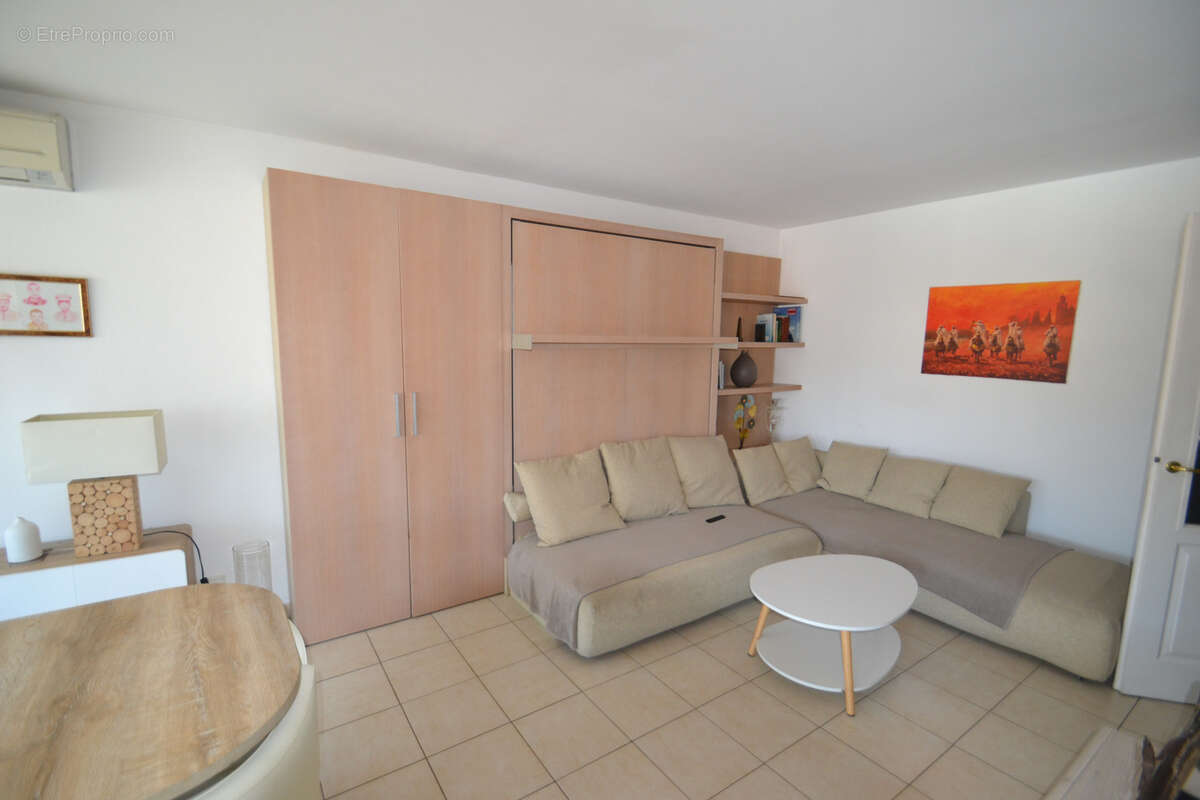 Appartement à VALLAURIS