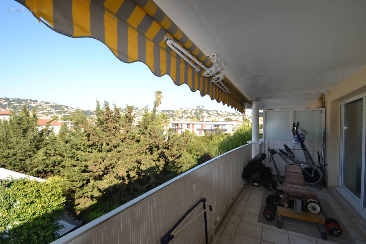 Appartement à VALLAURIS