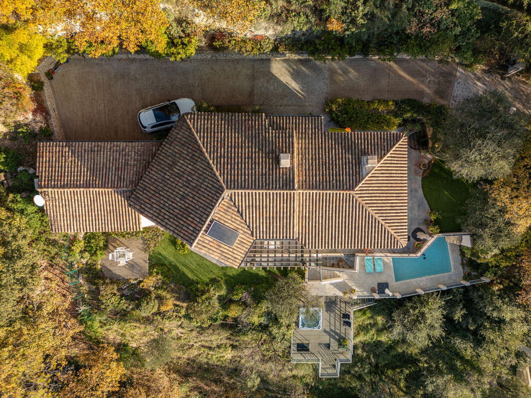 Maison à CASTAGNIERS