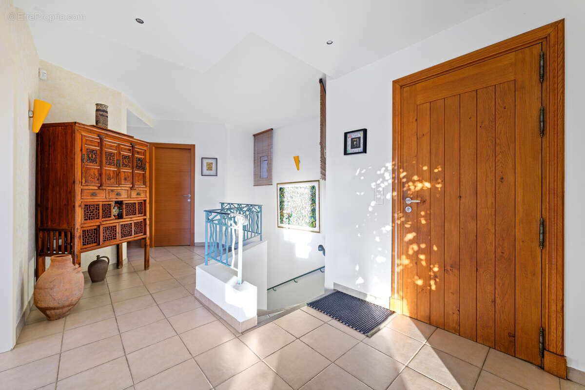 Maison à CASTAGNIERS