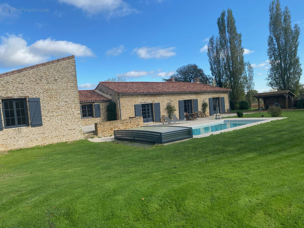 Maison à MOUTIERS-SUR-LE-LAY