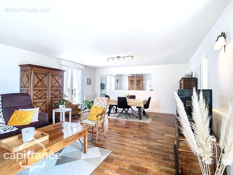 Maison à SAINT-VARENT