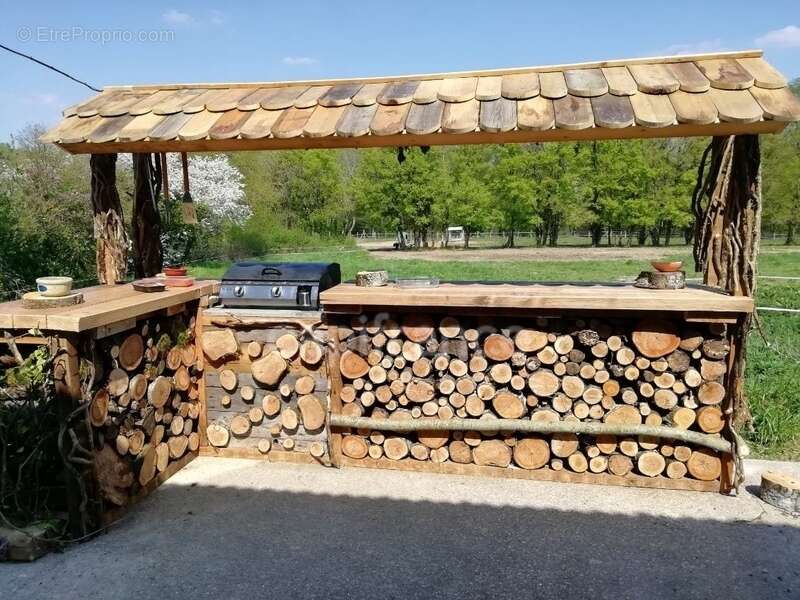 Maison à LES BORDES