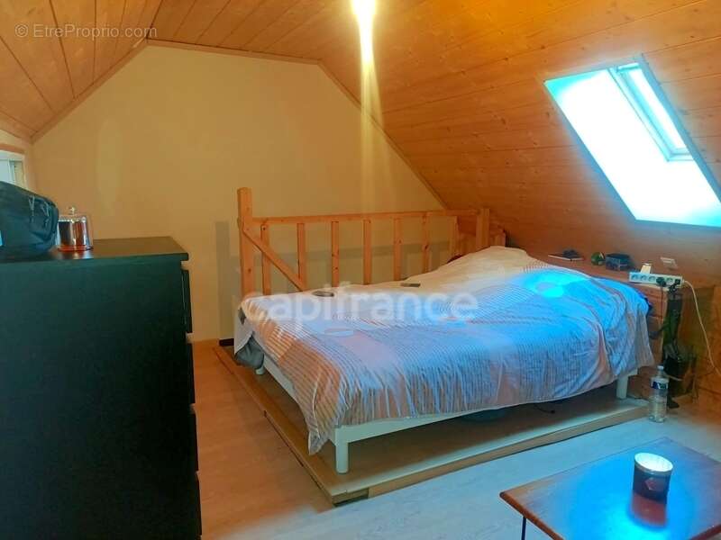 Maison à LES BORDES