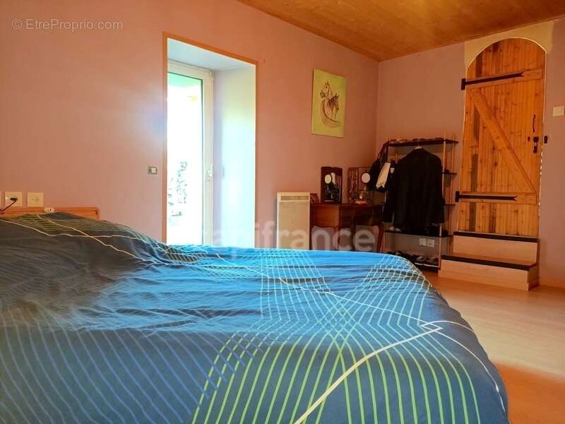 Maison à LES BORDES