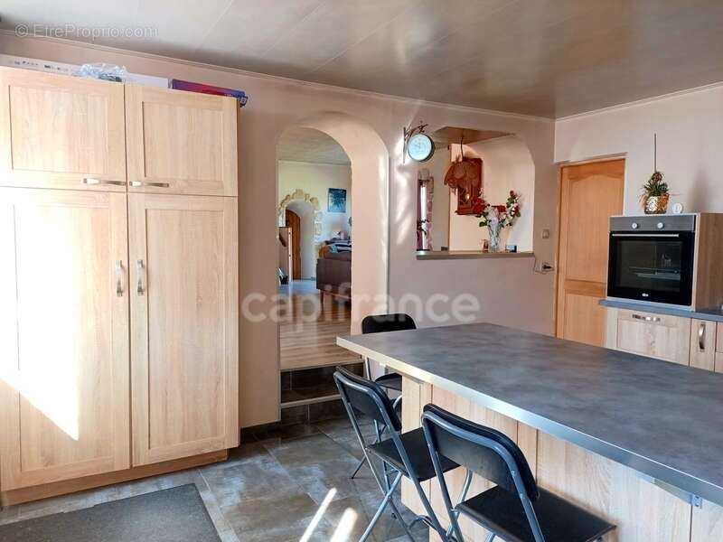 Maison à LES BORDES