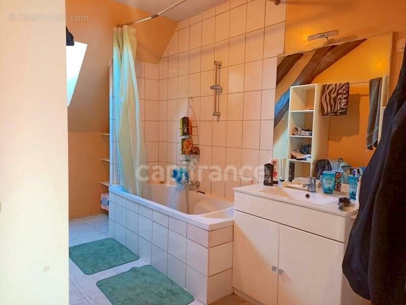 Maison à LES BORDES