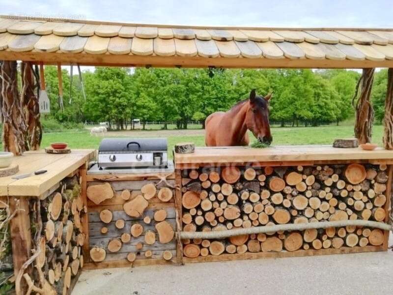 Maison à LES BORDES