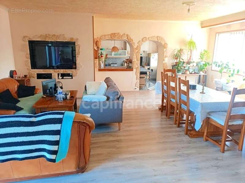 Maison à LES BORDES