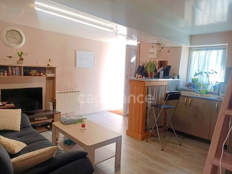 Maison à LES BORDES