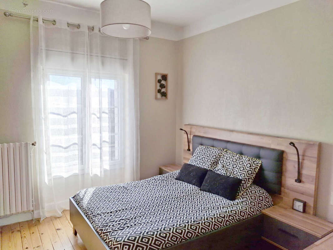 Maison à ONET-LE-CHATEAU