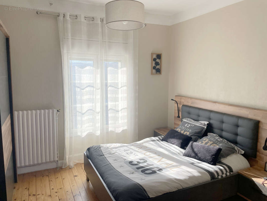 Maison à ONET-LE-CHATEAU