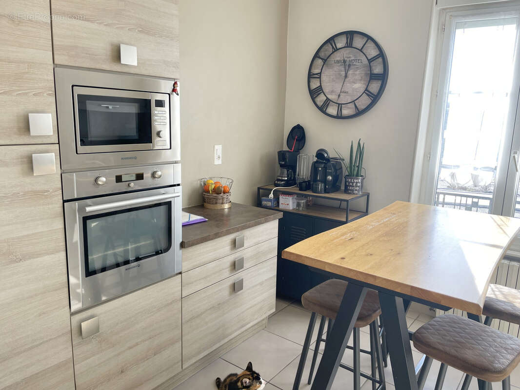 Maison à ONET-LE-CHATEAU