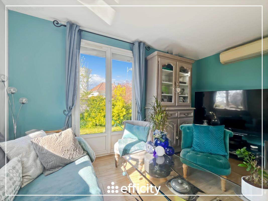 Maison à BRIE-COMTE-ROBERT