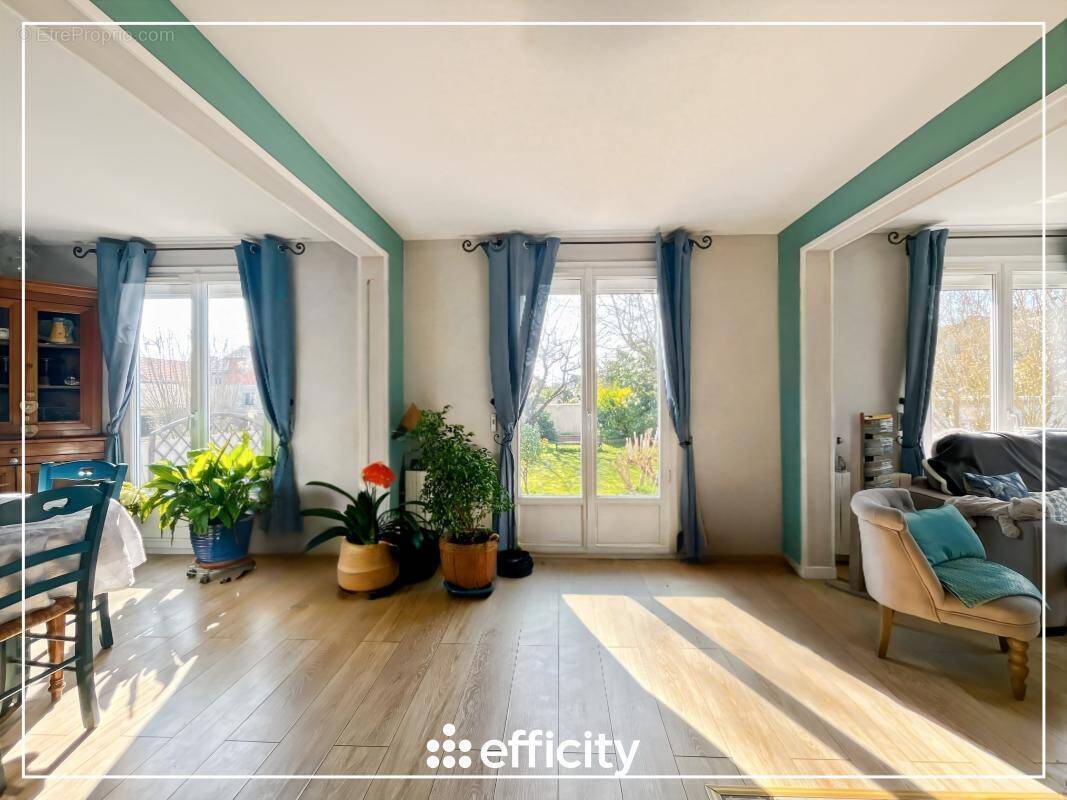 Maison à BRIE-COMTE-ROBERT