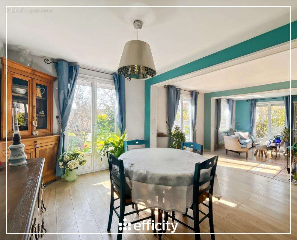 Maison à BRIE-COMTE-ROBERT