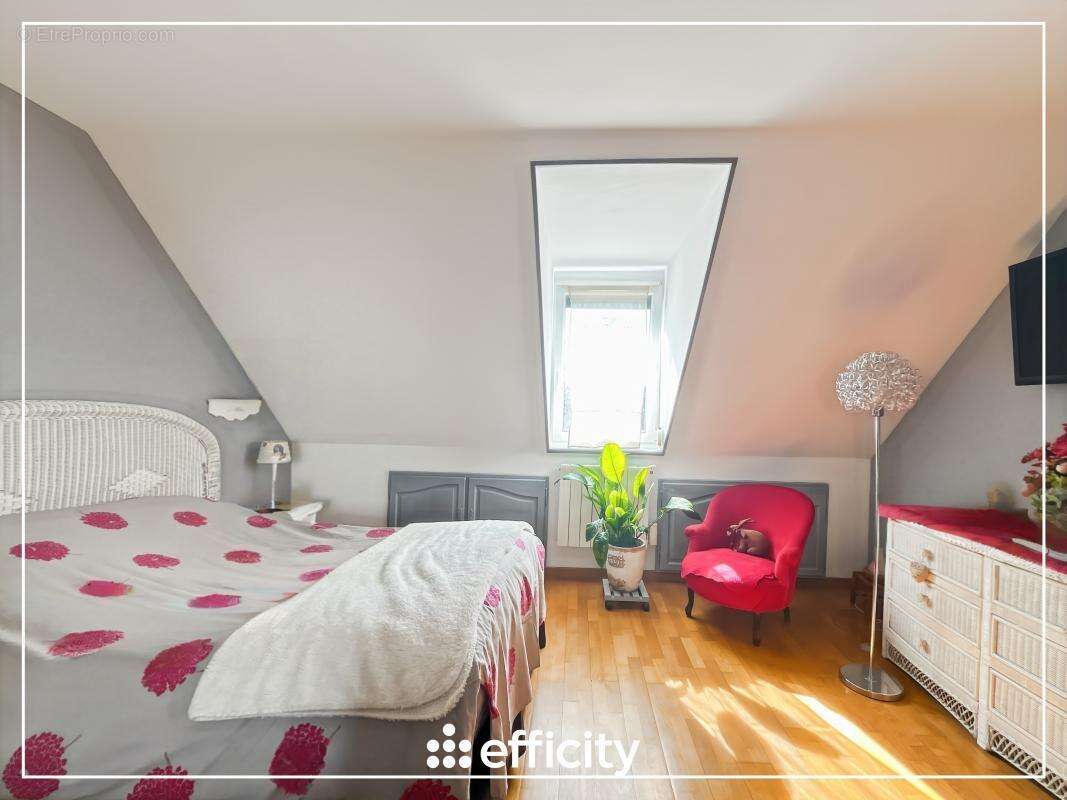 Maison à BRIE-COMTE-ROBERT