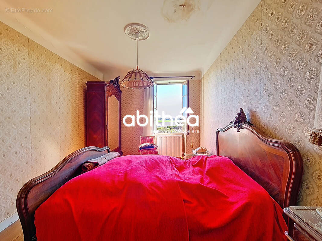 Maison à JARNAC-CHAMPAGNE