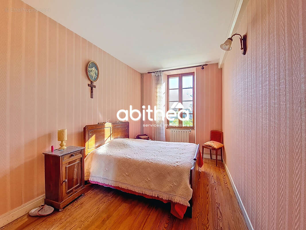 Maison à JARNAC-CHAMPAGNE