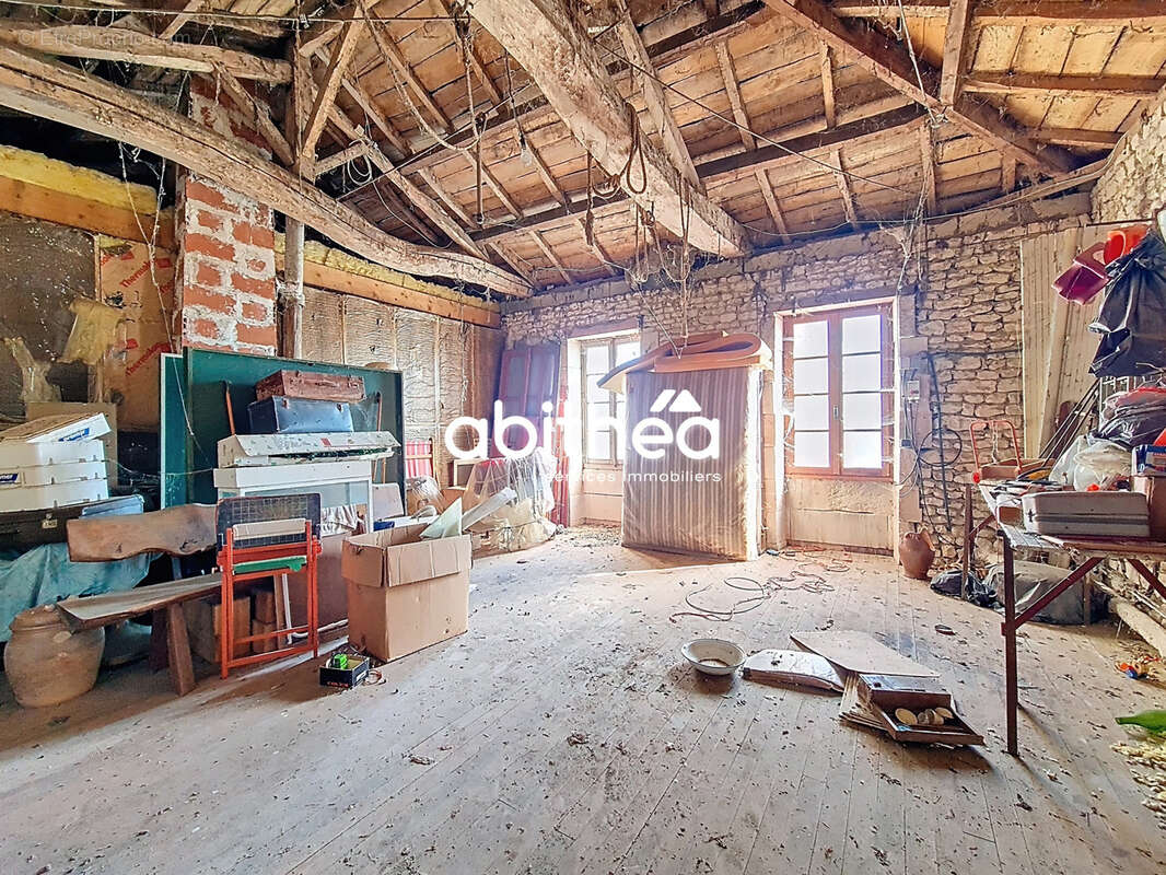 Maison à JARNAC-CHAMPAGNE