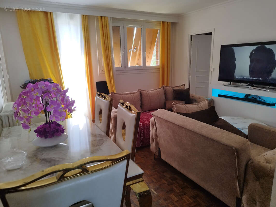 Appartement à LIVRY-GARGAN