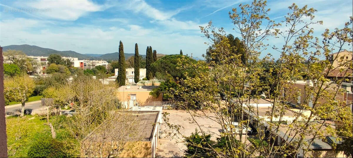 Appartement à HYERES