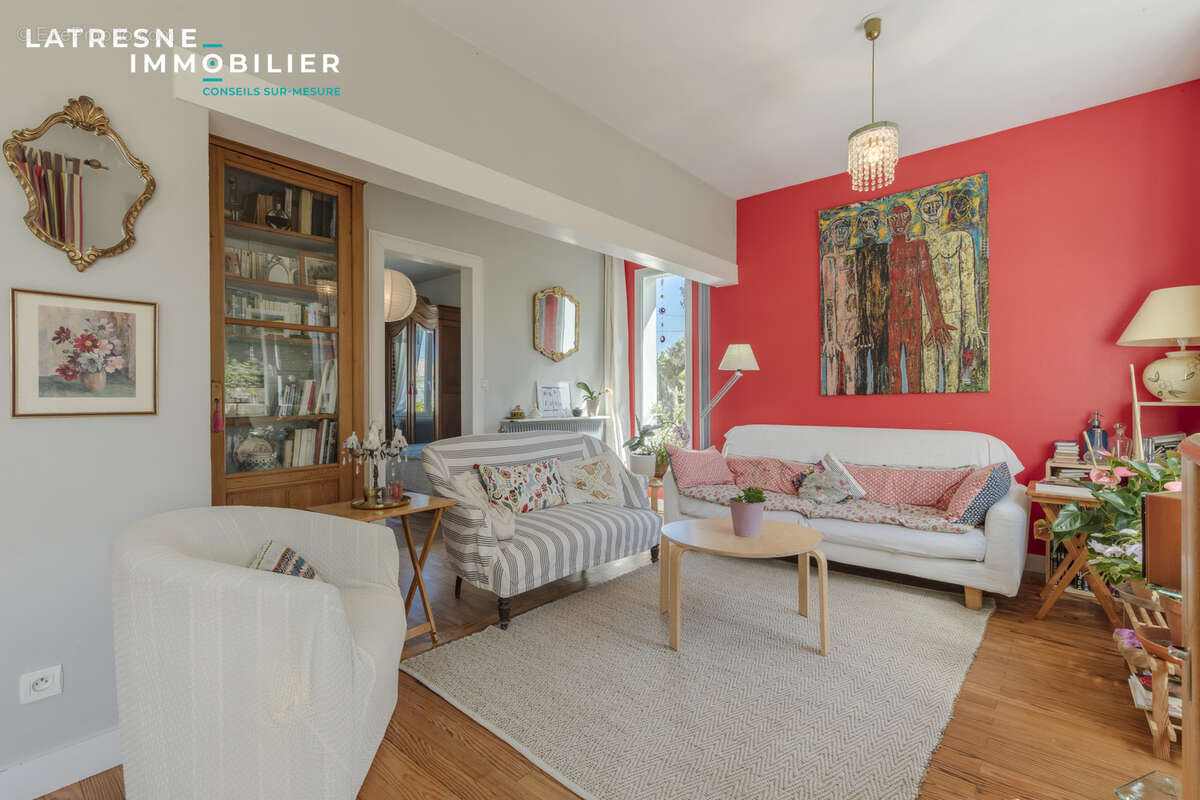 Maison à CAMBLANES-ET-MEYNAC