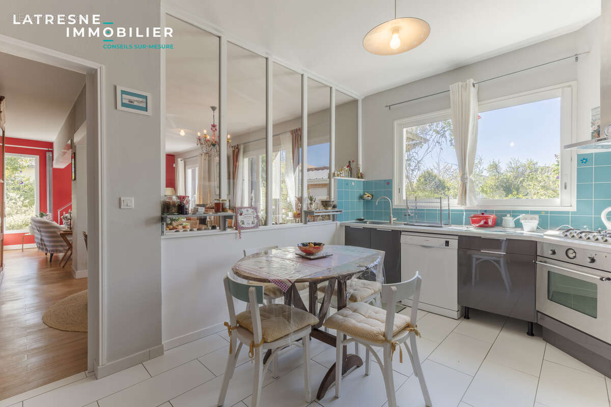 Maison à CAMBLANES-ET-MEYNAC