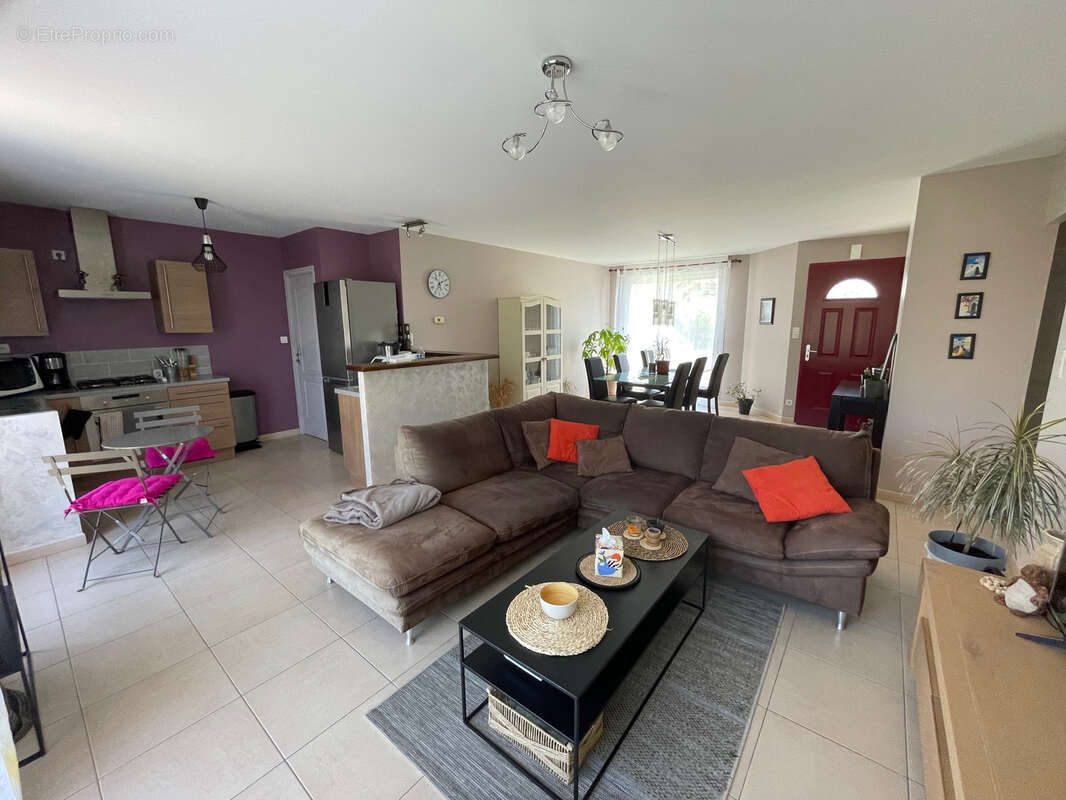 Maison à CHAZE-HENRY