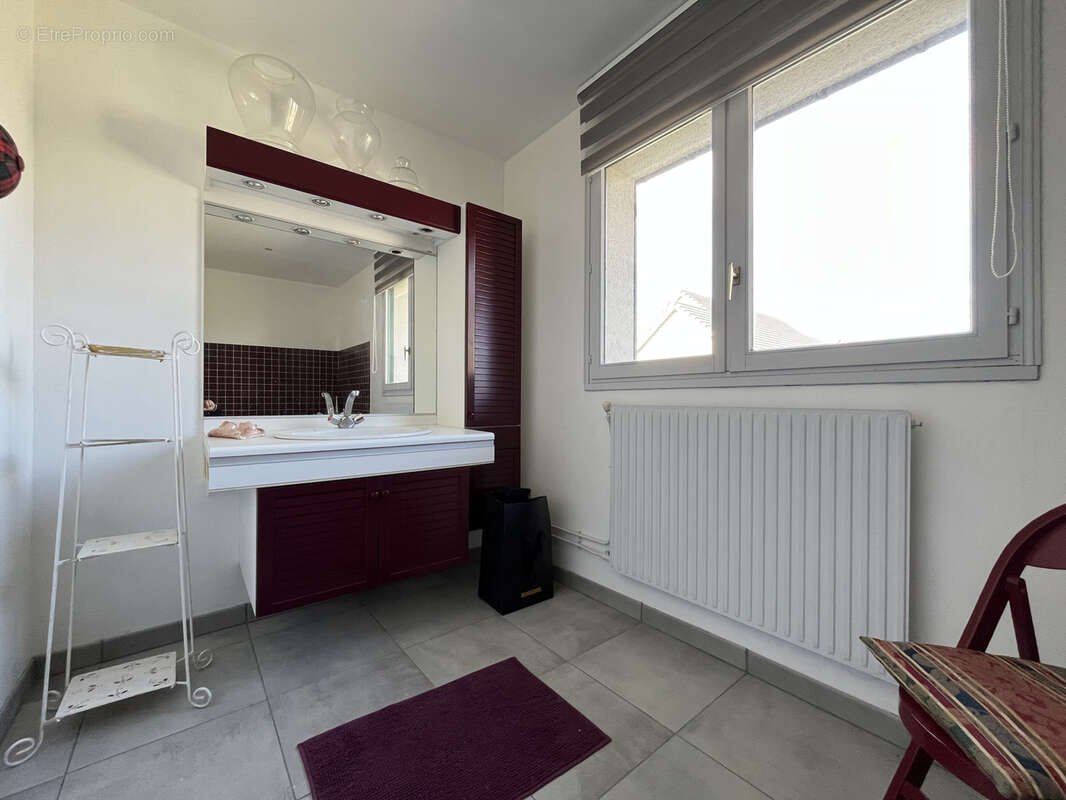 Maison à ANGERVILLE-LA-MARTEL