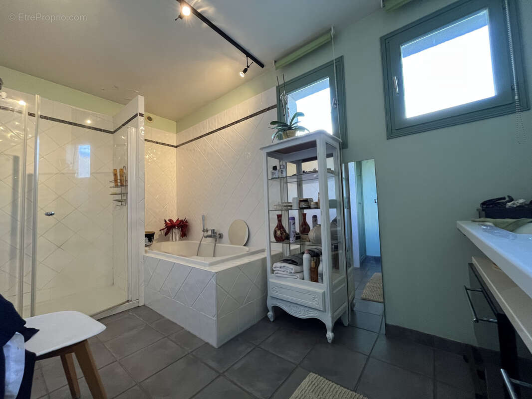 Maison à ANGERVILLE-LA-MARTEL