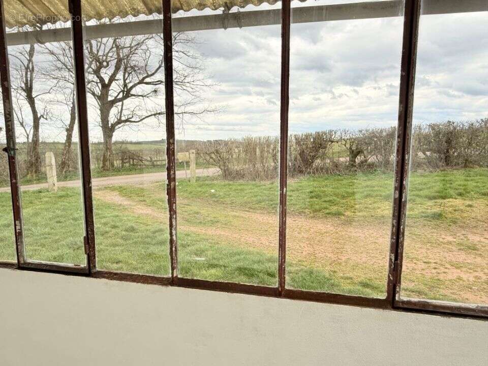 Maison à BARD-LE-REGULIER