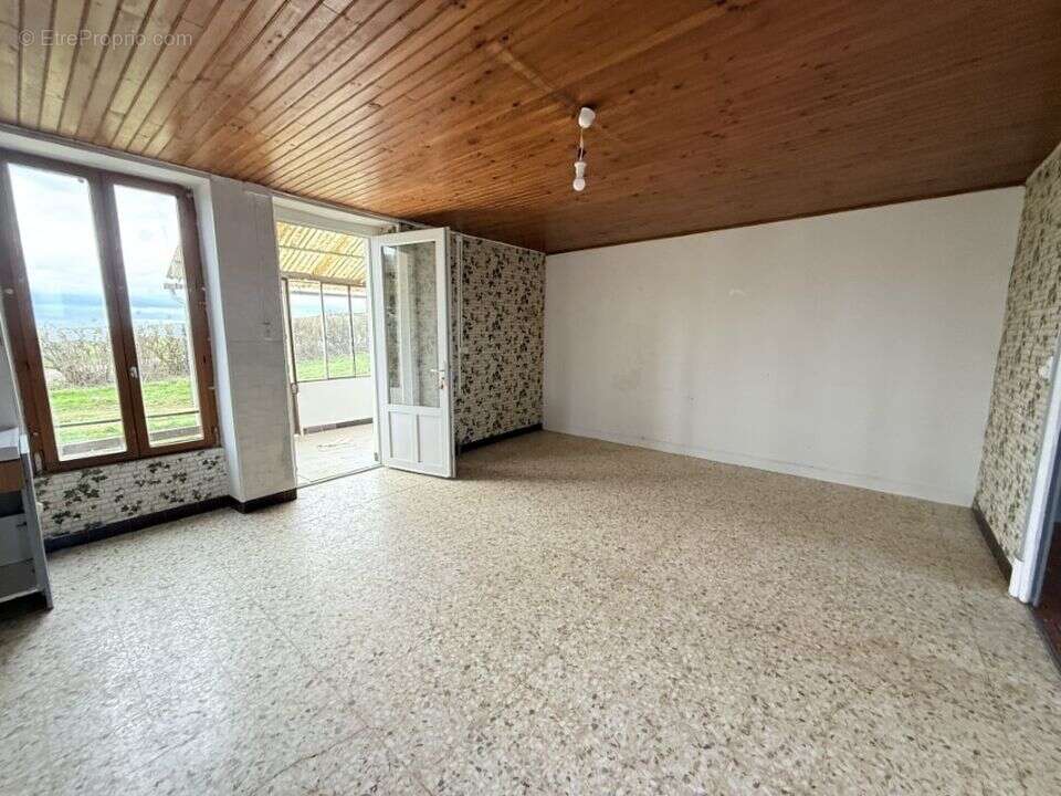 Maison à BARD-LE-REGULIER