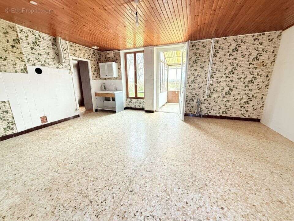 Maison à BARD-LE-REGULIER